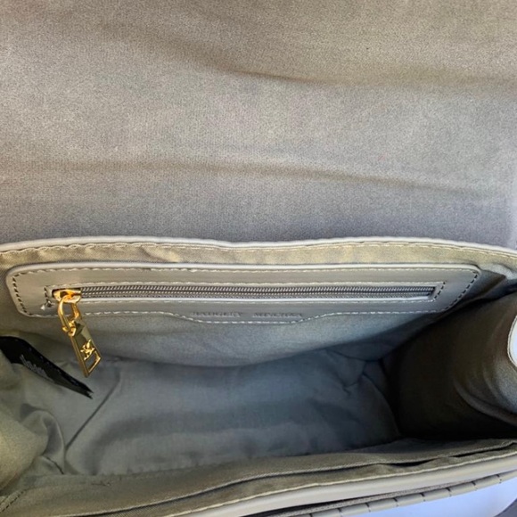 Badgley Mischka Crossbody Vegan Leather - Picture 8 of 9